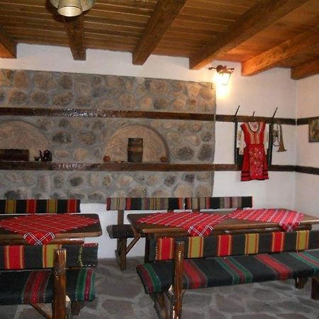 Djolevi Guesthouse Dobrinischte Exterior foto
